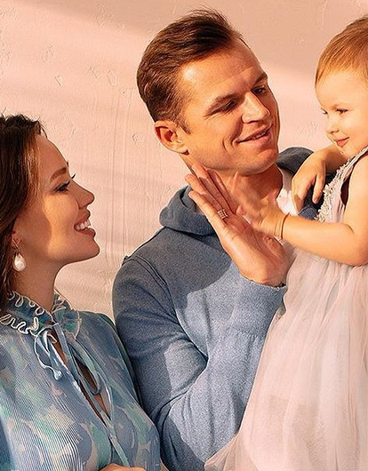 Анастасия Костенко будет рожать без поддержки Тарасова (футболист улетел из Москвы)