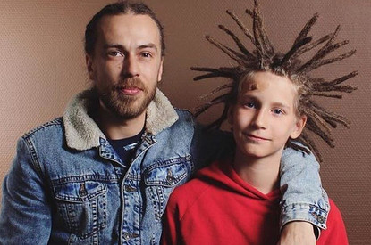 Отец Децла потребовал провести ДНК-тест его внуку Тони