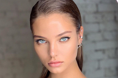 Алеся Кафельникова похвасталась помолвочным кольцом (и сломала пальцы)