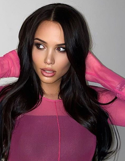 Анастасия Решетова впервые после родов показала фигуру в купальнике