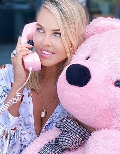 Таксист вышвырнул вещи Марии Погребняк из машины (видео)