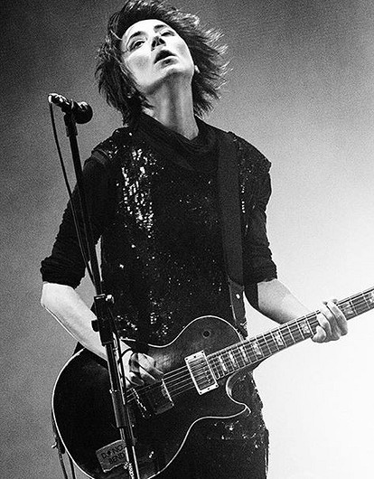 Муж Полины Гагариной показал кадр с фотосессии Земфиры и Ренаты Литвиновой