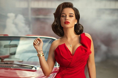 «Думала, что толстая»: Ксения Бородина раскритиковала свой стиль и фигуру на архивных фото