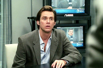 «Моя коллега симулирует обмороки»: истории людей, которые работают со странными людьми