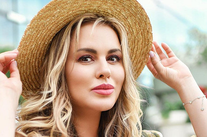 «Творю чудеса»: Анна Семенович показала, как выглядела в 16 лет