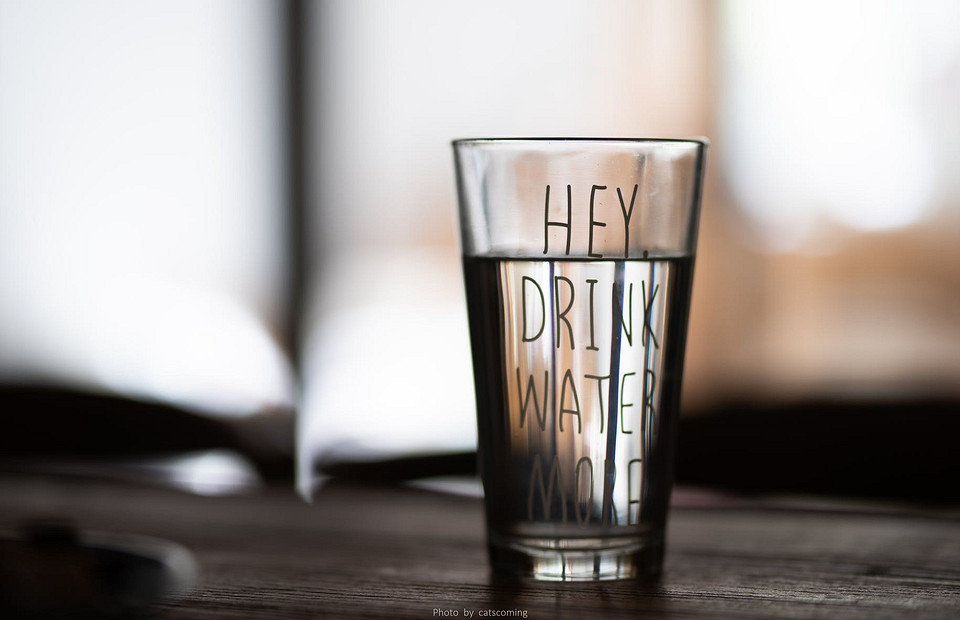Можно ли пить воду, чтобы есть меньше