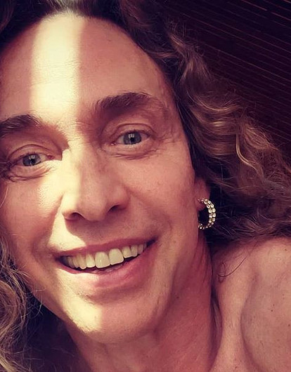 Любовница Тарзана показала фото поцелуя и объяснила, зачем рассказала об измене