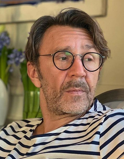 Сергей Шнуров стихами поздравил жену с годовщиной свадьбы и поделился редким фото