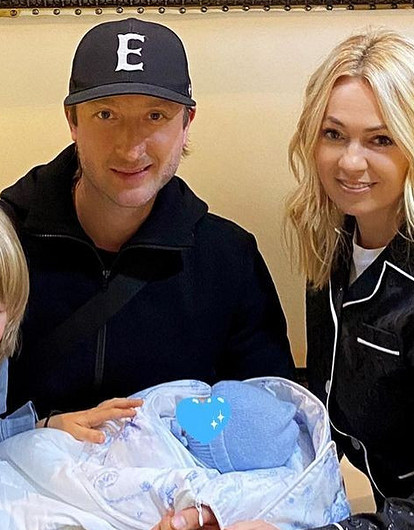 Яна Рудковская рассказала, на кого похож новорожденный сын от суррогатной матери (видео)