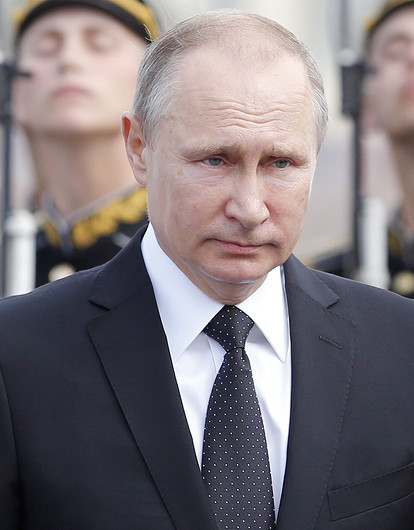 Владимир Путин выпил за здоровье Никиты Михалкова (видео)