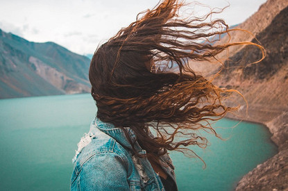 Что сделать, чтобы волосы не электризовались: советы и продукты