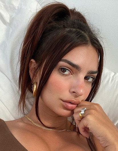 Эмили Ратаковски впервые станет мамой (видео)