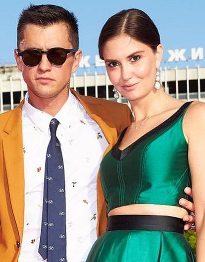 СМИ: Павел Прилучный бросил Мирославу Карпович и хочет вернуться к Агате Муцениеце