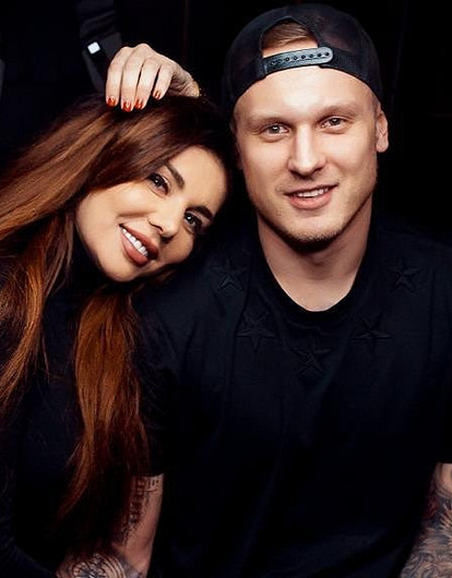 Муж Анны Седоковой заразился COVID-19