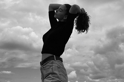 Дочь Моники Беллуччи дебютировала на обложке глянца