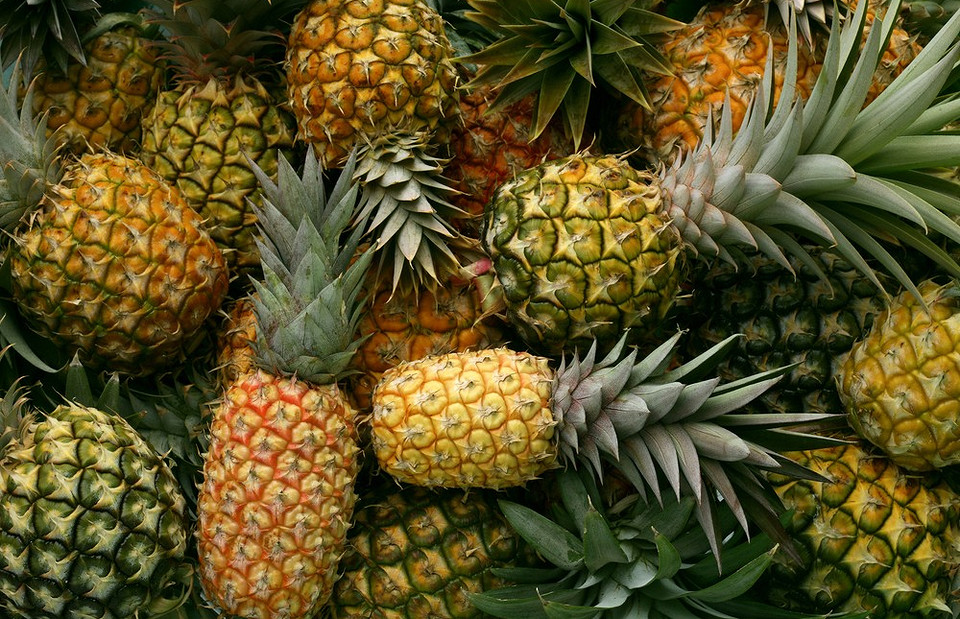 Как правильно почистить и порезать ананас: 5 способов и полезные лайфхаки