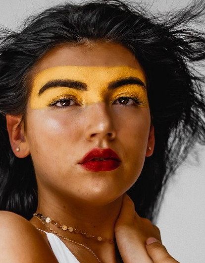 Огонь, вода и медные трубы: подбираем вечерние образы по зодиакальным стихиям