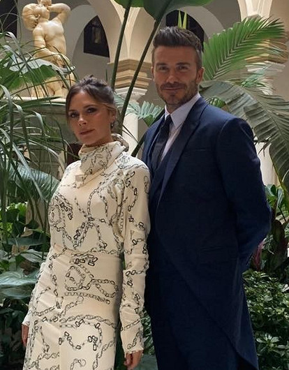 «Месть будет сладкой»: Виктория Бекхэм высмеяла стиль мужа