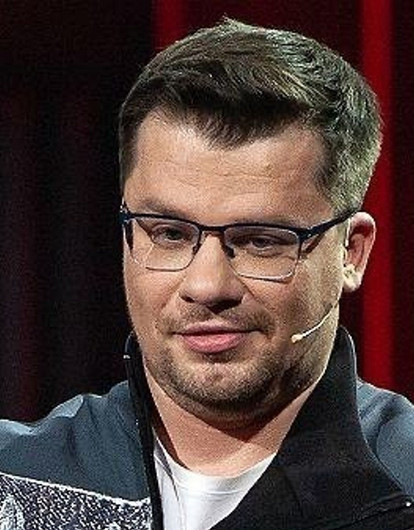 Гарика Харламова заподозрили в романе с молодой актрисой (копия Асмус)