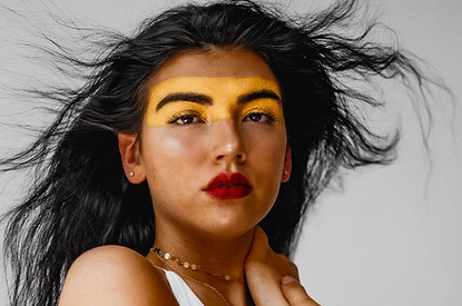 Огонь, вода и медные трубы: подбираем вечерние образы по зодиакальным стихиям