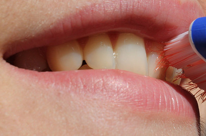 Как ухаживать за зубами: 7 главных советов стоматолога (уже достаточно для голливудской улыбки)