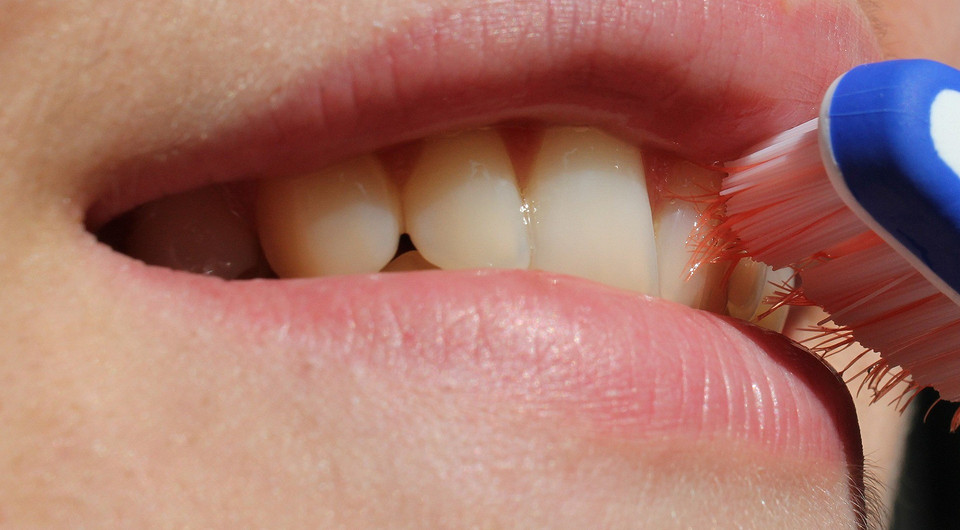 Как ухаживать за зубами: 7 главных советов стоматолога (уже достаточно для голливудской улыбки)