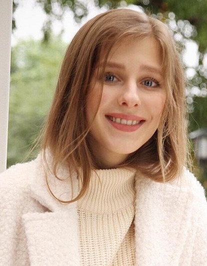 «Это очень личное»: Лиза Арзамасова похвасталась помолвочным кольцом от Авербуха