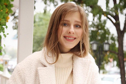 «Это очень личное»: Лиза Арзамасова похвасталась помолвочным кольцом от Авербуха