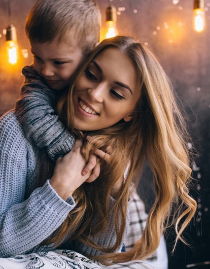 Что надеть на новый год 2021: образы в стиле family look для домашней вечеринки