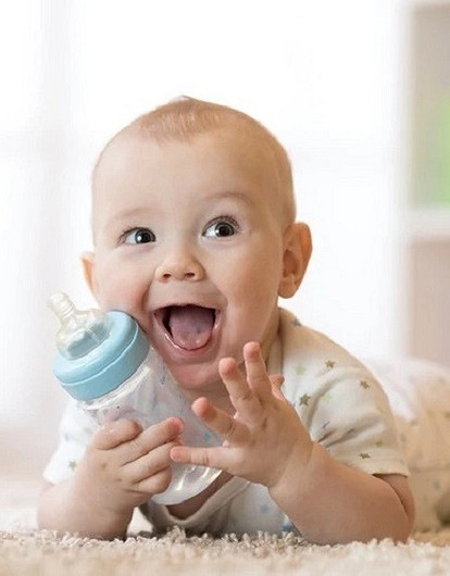 Хранение грудного молока после сцеживания: температура, условия, рекомендации