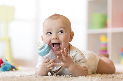 Хранение грудного молока после сцеживания: температура, условия, рекомендации