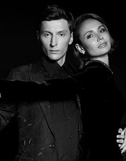 «8 лет вместе»: Павел Воля и Ляйсан Утяшева показали, как отметили годовщину свадьбы (видео)