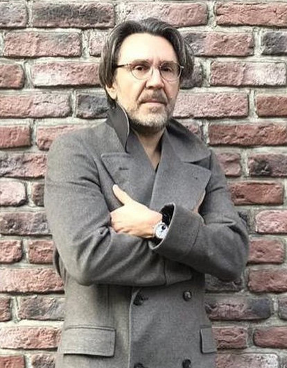 «Йося, выходи!»: Сергей Шнуров прилетел в Дубай и потроллил Пригожина