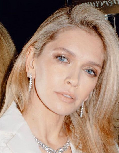 Вера Брежнева защитила новый состав «ВИА Гры» и пошутила о контракте с Константином Меладзе