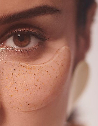 Эпик фейл: Канделаки, Крыгина и другие российские звезды, которые запускали свою косметику со скандалом