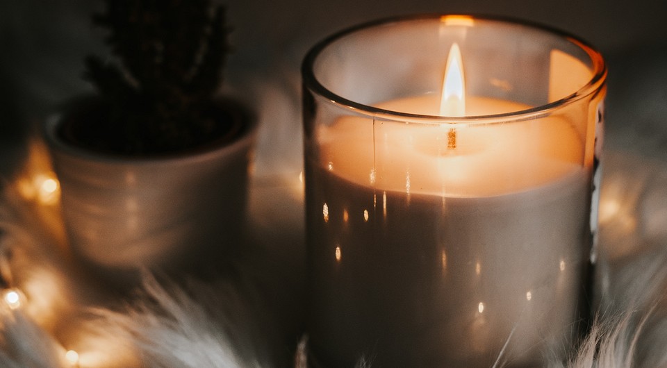 Свечи в интерьере: как выбрать правильный аромат и где расположить