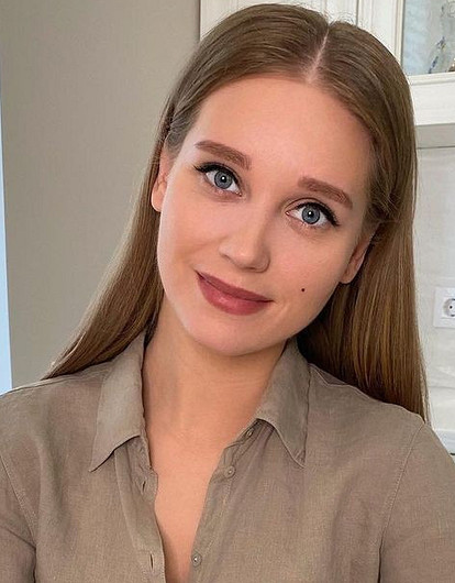 «Впервые в жизни»: Кристина Асмус сменила имидж (теперь брюнетка)