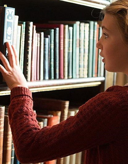 Сказки, фэнтези, романы: что любят читать представители разных знаков Зодиака