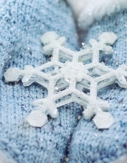 Лучшие из лучших: 10 самых теплых, милых и уютных пар варежек для себя и в подарок