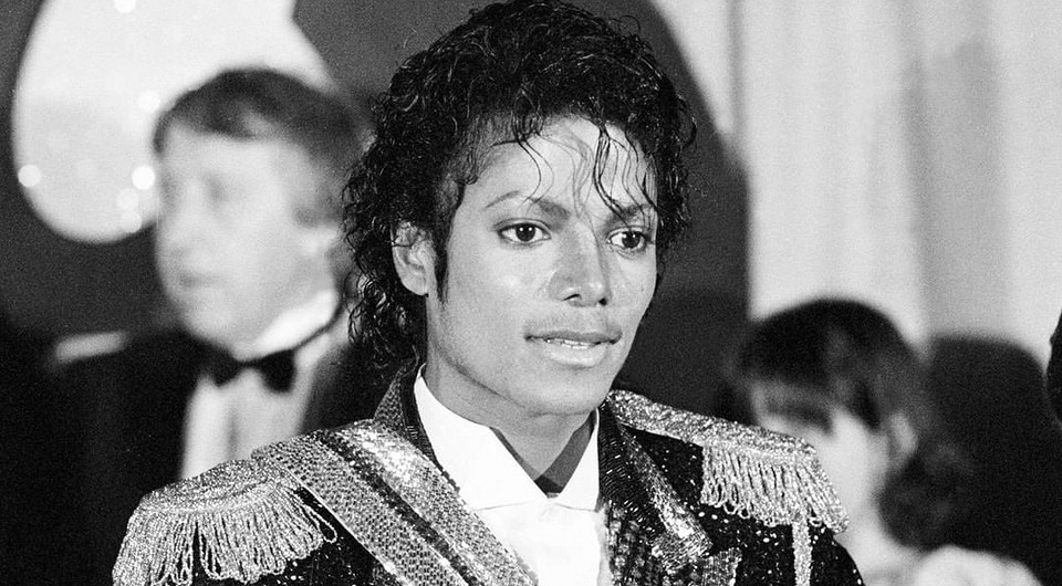 Семья Майкла Джексона отсудила 100 миллионов долларов за оскорбление певца