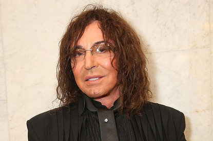 Выступление Валерия Леонтьева на новогоднем концерте сорвал пьяный зритель (видео)