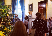 Мелания Трамп показала, как в последний раз украсила Белый дом к Рождеству