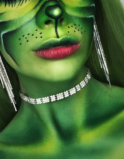Макияж Гринча: 5 красивых (и неожиданных) вариантов из Instagram