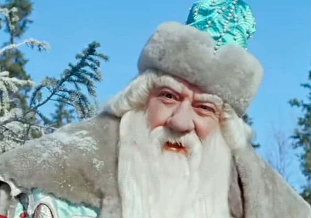 8 отечественных актеров, которые перевоплощались в кино в Дедов Морозов