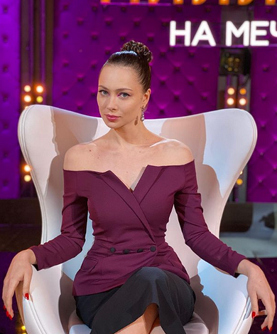 Поклонники звезды сериала «Универ» Настасьи Самбурской обсуждают ее беременность