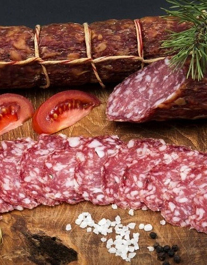 Экспертиза: учимся выбирать качественный сервелат (какой праздничный стол без колбасы?)