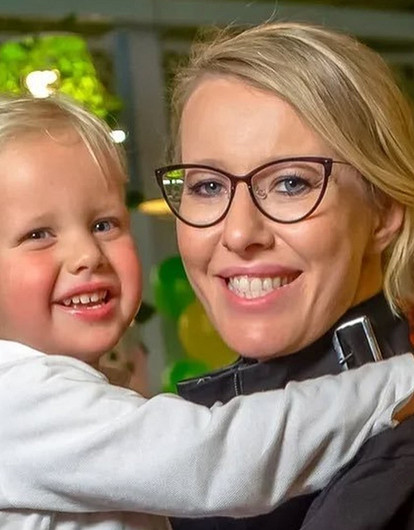 «Самопиар - это очень важно»: Ксения Собчак показала обращение сына к Деду Морозу (видео)