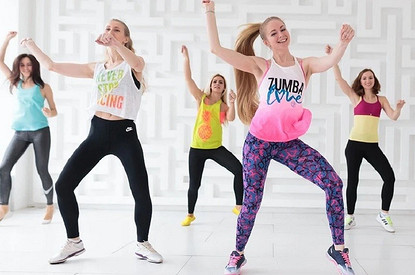 7 фитнес-правил, которые помогут подготовиться к Новому году (и не потерять форму в праздники)