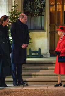 Кейт Миддлтон и принц Уильям закончили рождественский тур встречей с Елизаветой II