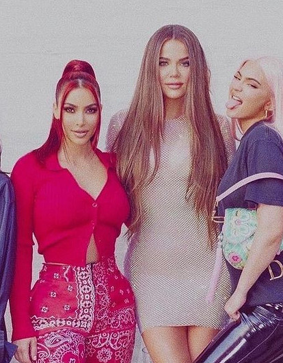 Сестры Кардашьян впервые за 42 года нарушили семейную рождественскую традицию